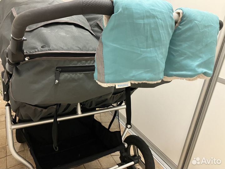 Коляска для двойни bumbleride