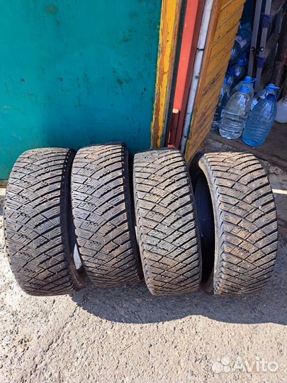 Goodyear Ultragrip Ice Arctic 205/50 R17 93T