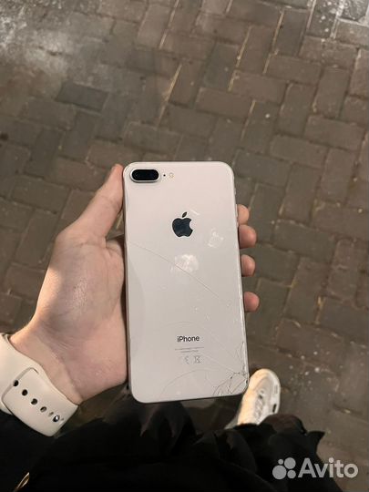 iPhone 8 Plus, 64 ГБ