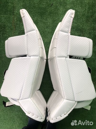 Щитки вратарские