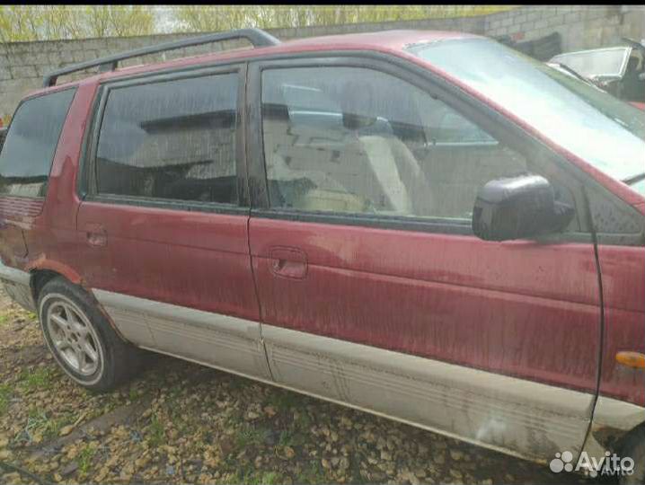 Двери Mitsubishi Space Wagon