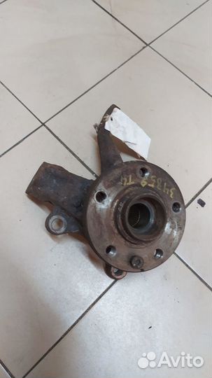 Кулак поворотный левый Volkswagen Transporter T4