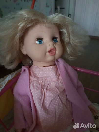 Кукла с кроваткой