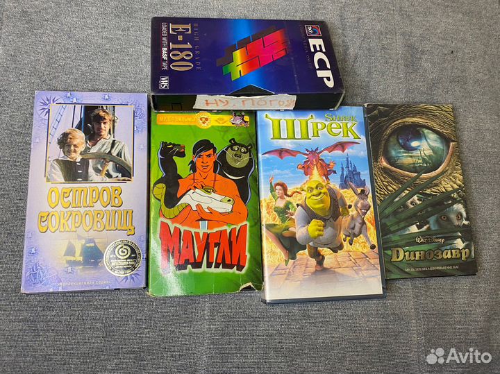 Видеокассеты с фильмами