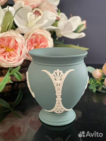 Вазочка wedgwood бисквмт