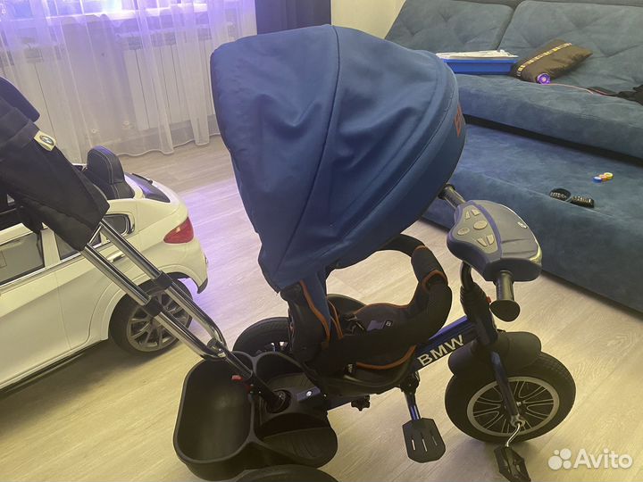 Трехколесный велосипед BMW