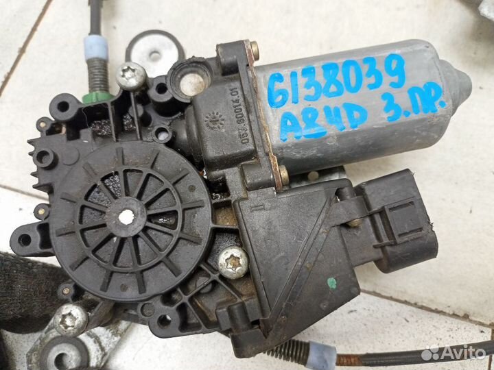 Стеклоподъемник электрический задний правый