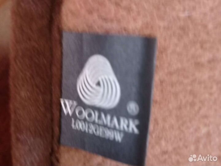 Шерстяная накидка на сиденье