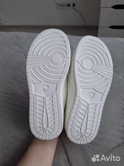 Кеды белые для девочки новые