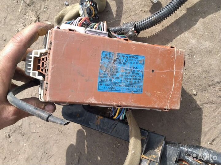 Airtrek блок предохранителей аутлендер 1