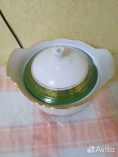 Супница фарфоровая