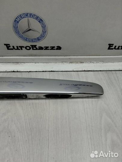 Молдинг крышки багажника Mercedes W251