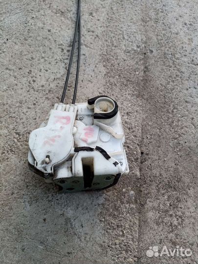 Mitsubishi ASX задний правый замок