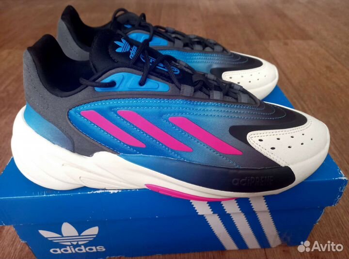 Кроссовки adidas Ozelia