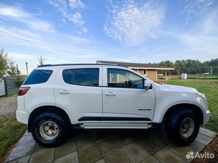 Chevrolet TrailBlazer 2.8 AT, 2014, 200 000 км