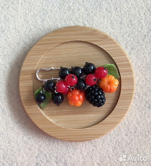 Брошь ручной работы