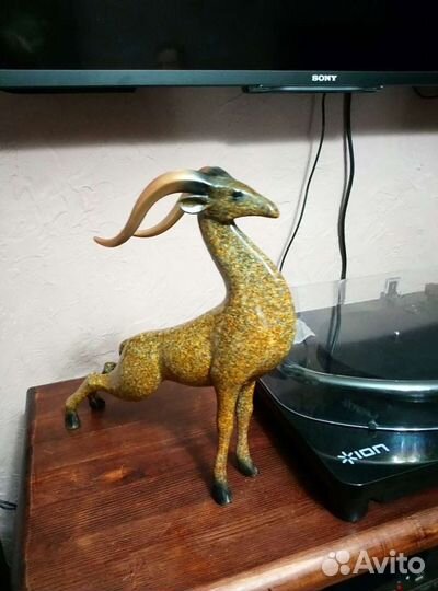Статуэтка горный козёл