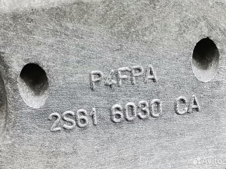 Кронштейн двигателя Ford Fusion 2003