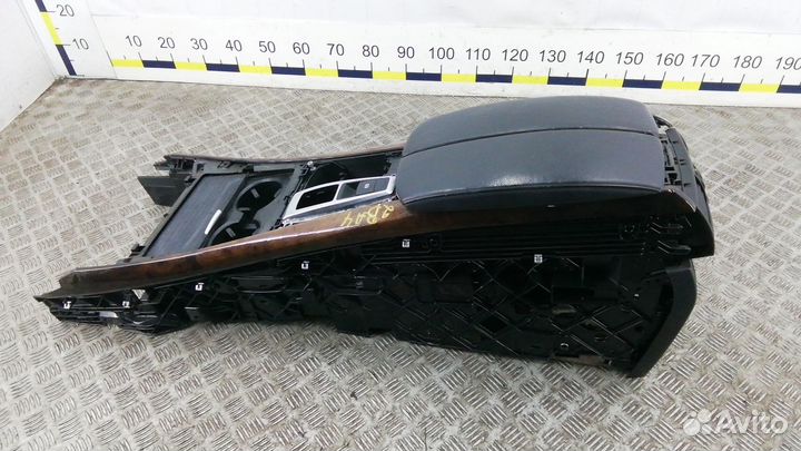 Подлокотник центральный на BMW X5 E70
