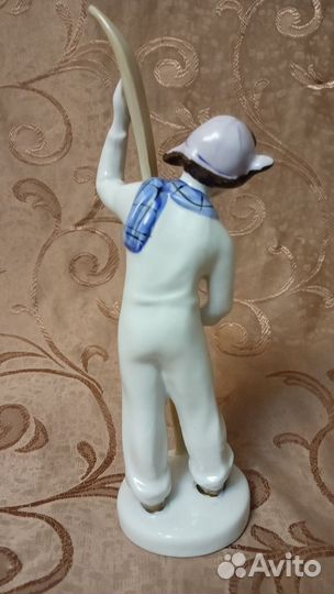Статуэтка фарфор лыжник лфз