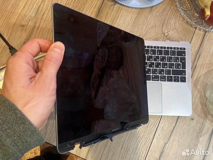 Macbook pro 13 2017 128 i5