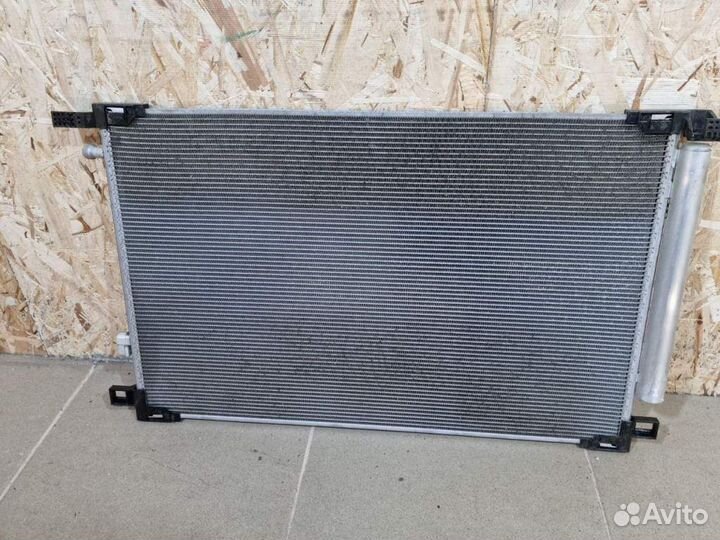 Радиатор кондиционера (конденсер) Toyota RAV 4 201