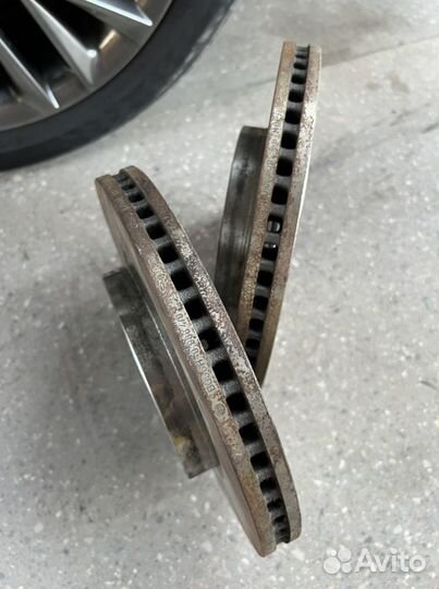 Тормозные диски Toyota передние Rav 4