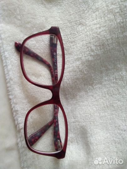 Очки - 1,5,примерно)