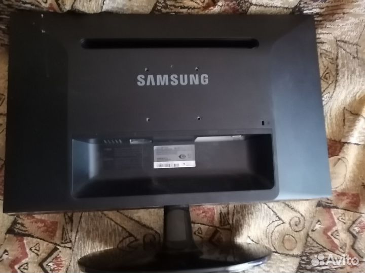 Монитор Samsung P2250N