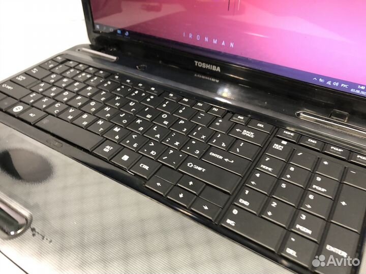 Бюджетный игровой ноутбук Toshiba 2 видеокарты