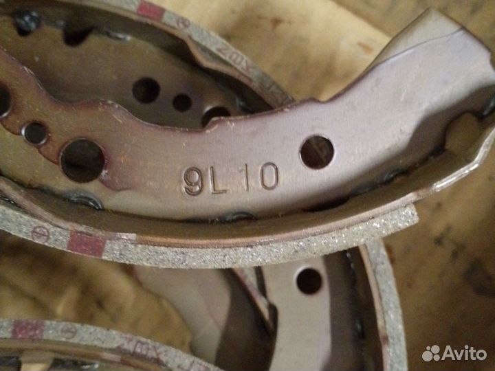 Тормозные колодки Toyota vitz