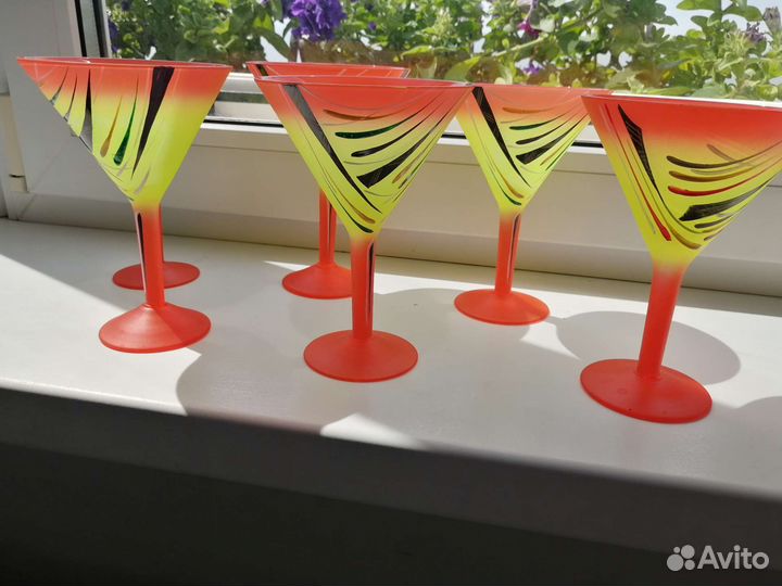 Стеклянные цветные бокалы, фужеры 6 шт