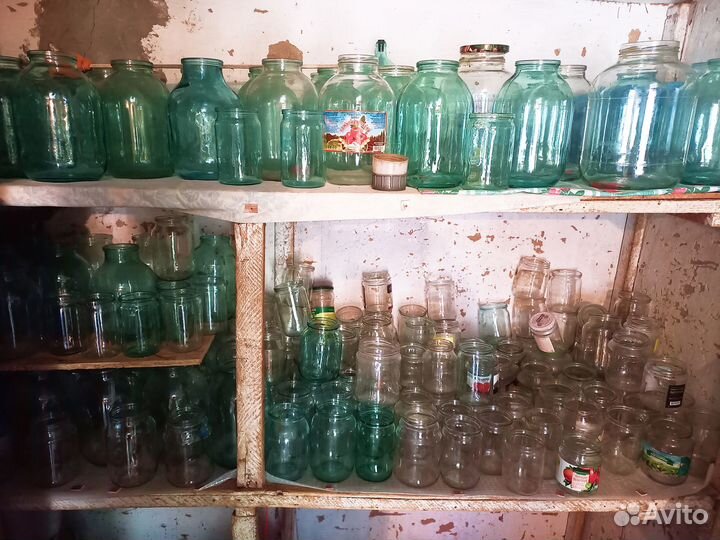 Стеклянные банки разных объёмов