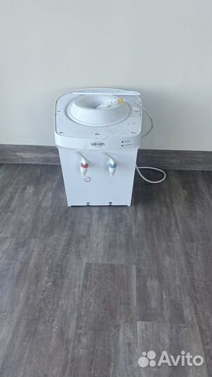 Кулер для воды настольный