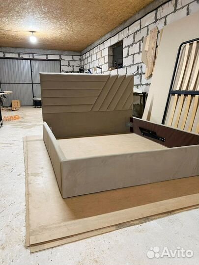 Мягкая кровать