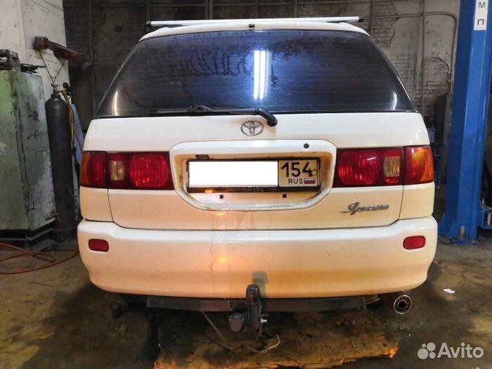 Фаркоп Toyota Ipsum 1995-2003, Gaia 1998-2004