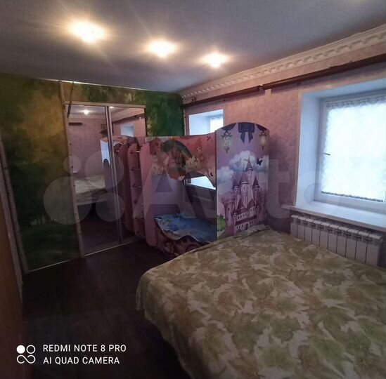 Дом 999 м² на участке 8,3 сот.