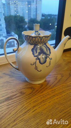 Изящная фарфоровая посуда.Гжель