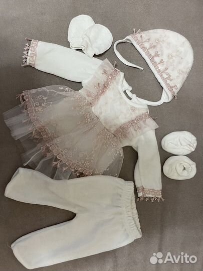 Комплект на выписку для девочки