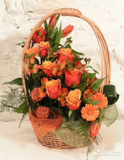 Корзина плетеная для подарков и цветов