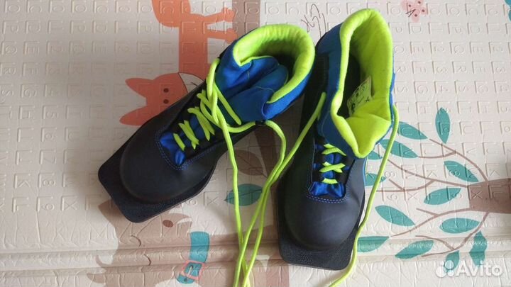 Лыжные ботинки