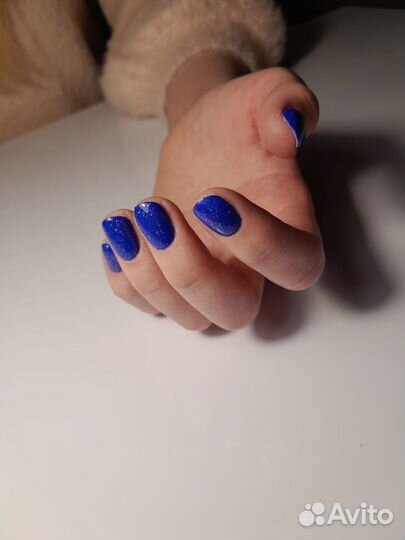 Модель на маникюр и наращивание ногтей