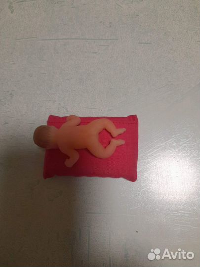 Пупсик из набора zuru 5 surprise Mini baby