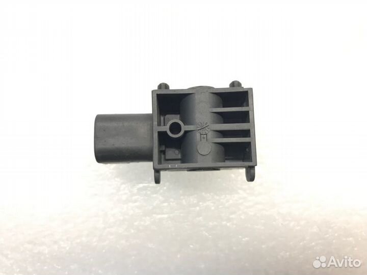 Датчик удара передний Ford Mondeo седан 2.3 2010