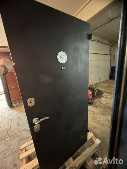 Дверь входная металлическая