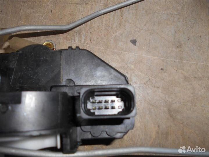 Замок двери передней правой от Chevrolet Cruze 20