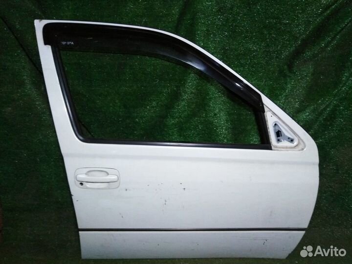 Дверь передняя правая Toyota Vista Ardeo SV50 Пуст