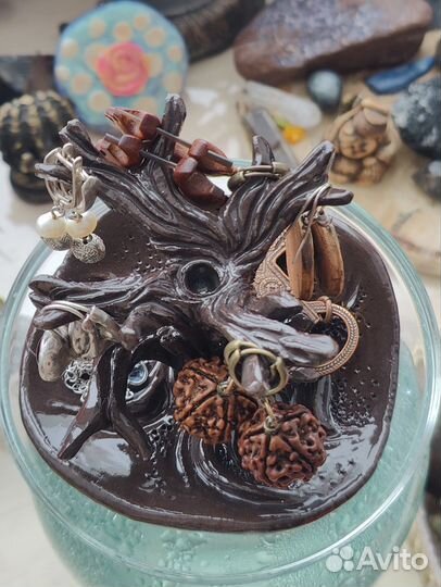 Декоративная подставка для колец и украшений