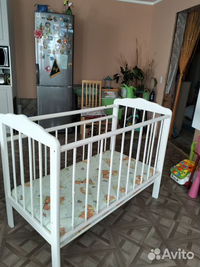 Детская кроватка