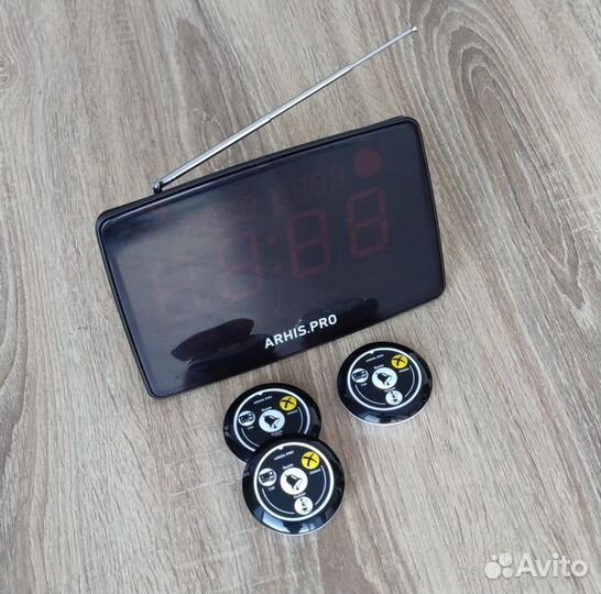 Табло вызова официанта руссифицировано и кнопки